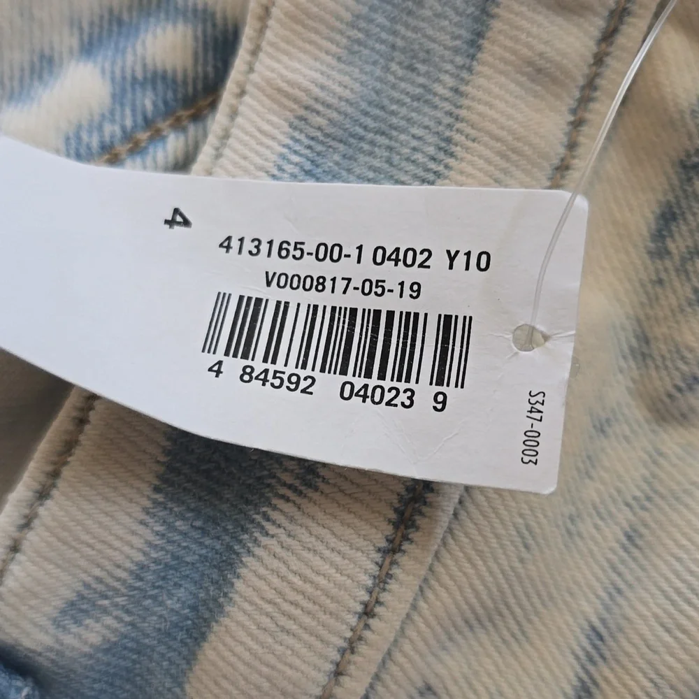 Old navy Acid Wash Jeans, size 4, ankle length, NWT - Picture 16 of 16